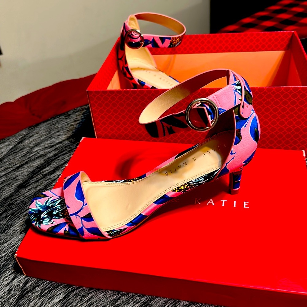 Kelly & Katie “Barbie” heels new